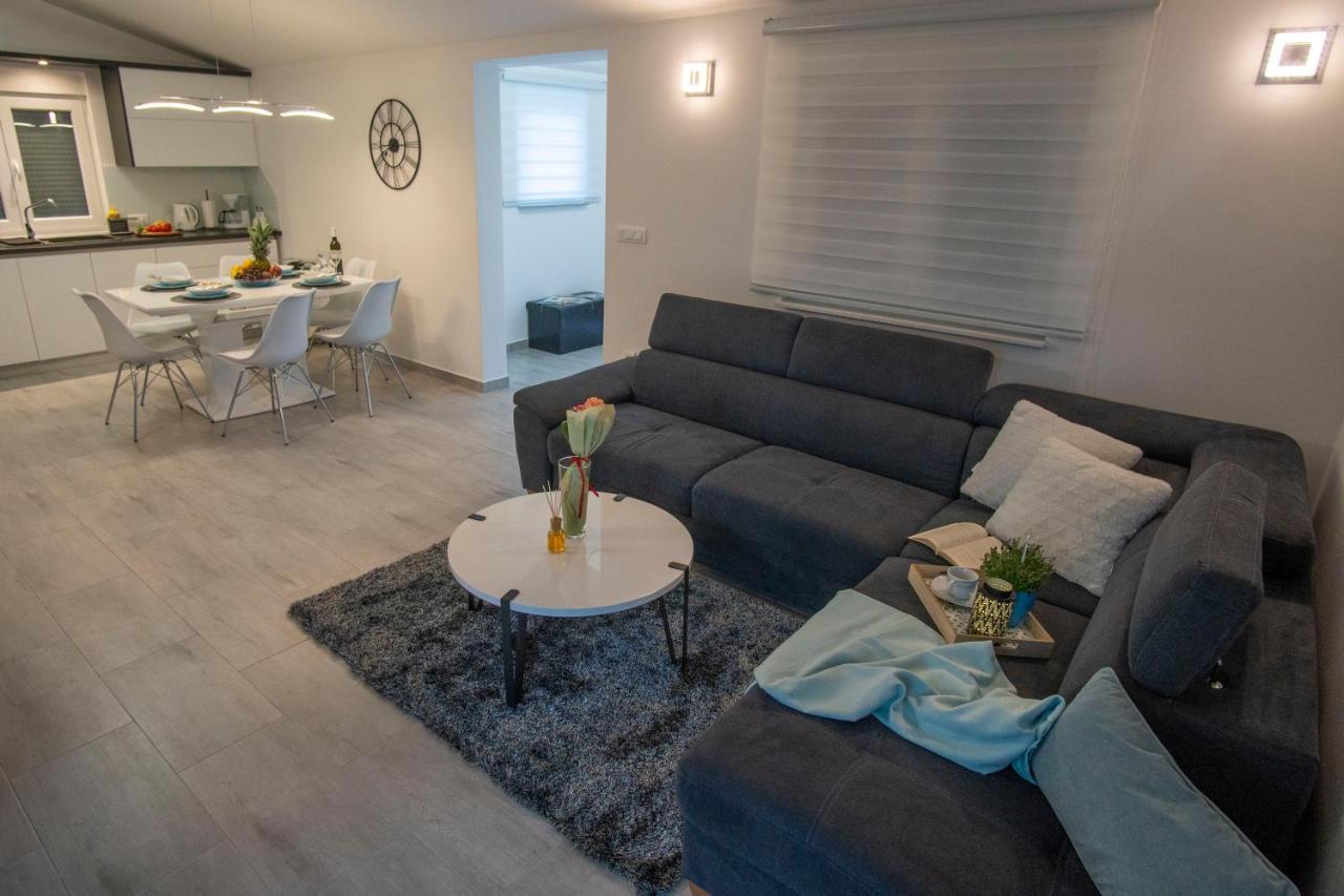 Kuca Za Odmor Lilly Villa Pula Ngoại thất bức ảnh