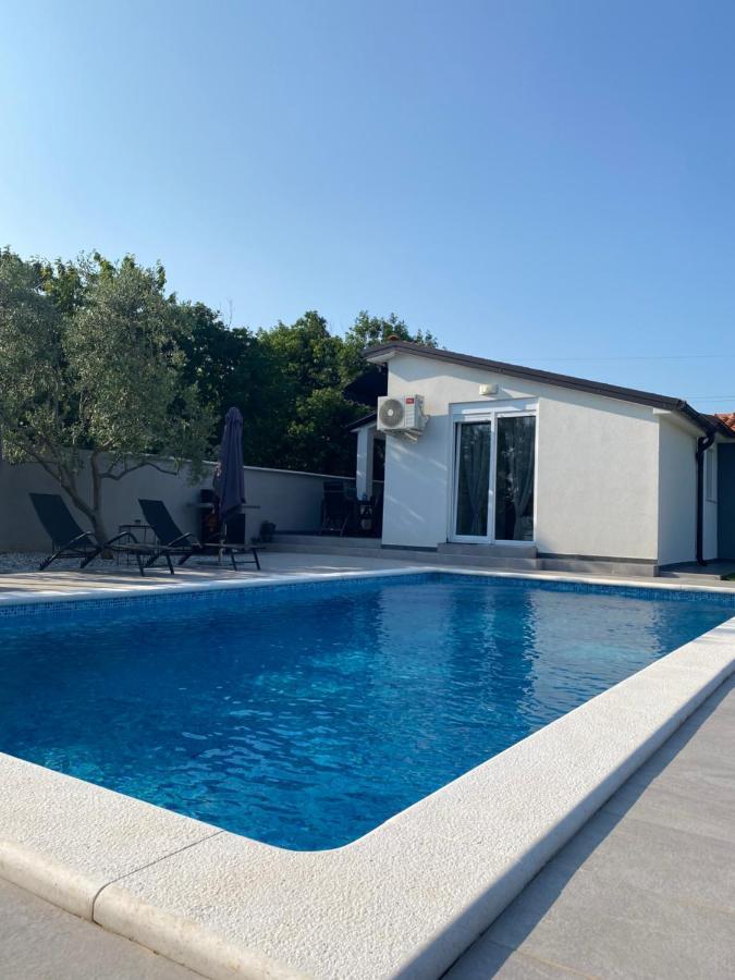 Kuca Za Odmor Lilly Villa Pula Ngoại thất bức ảnh